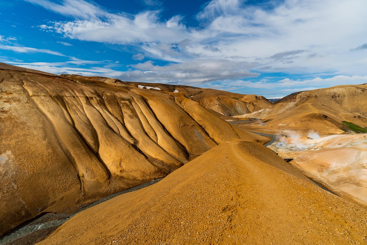 Five Easy Day Hikes for Rockhounding in Volcanic Terrain
