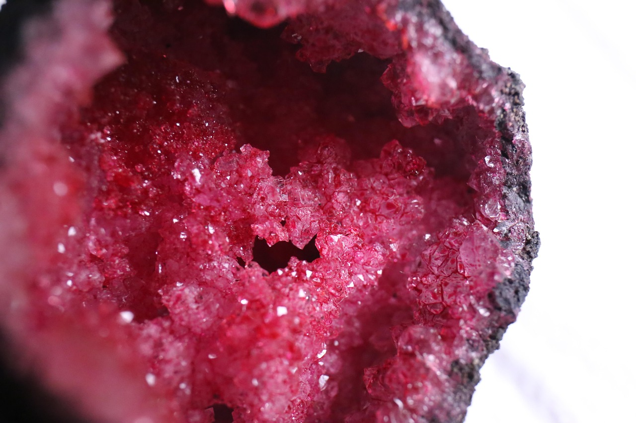 The Quiet Thrill of Finding Your First Geode (and Where to Look)